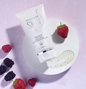 Herbalife SKIN Instant Reveal Berry Scrub